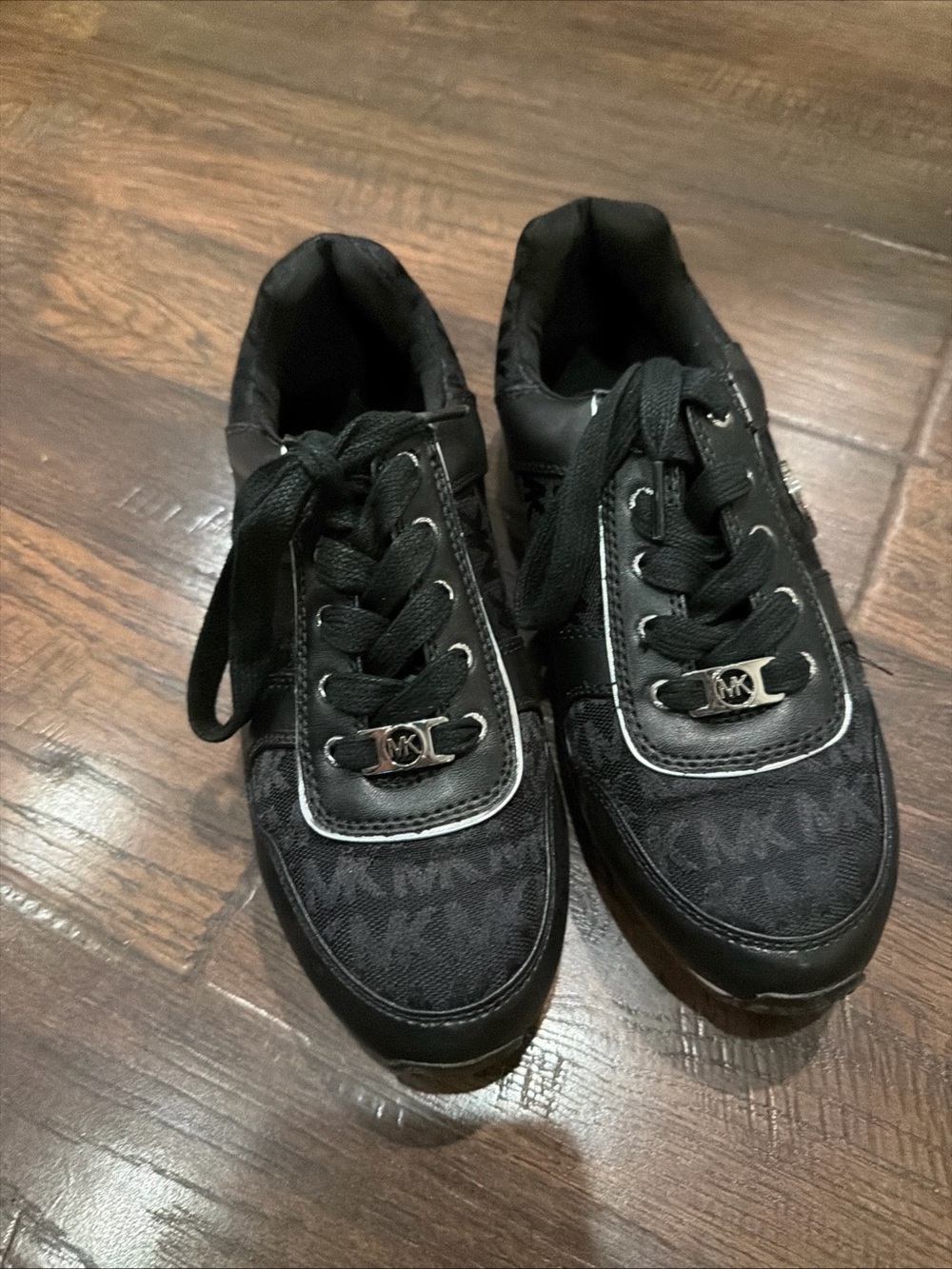 Michael Kors Black/Silver Girls Sneakers, Size 4